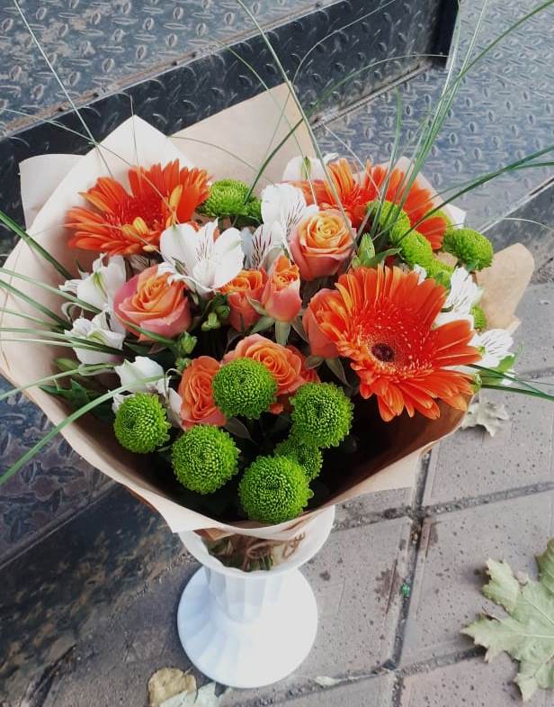 Букет цветов из: Герберы, Хризантемы, Альстромерии и Розы в Туапсе