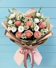 Букет цветов из:  Розы, Альстромерии и Лизиантусы в Туапсе