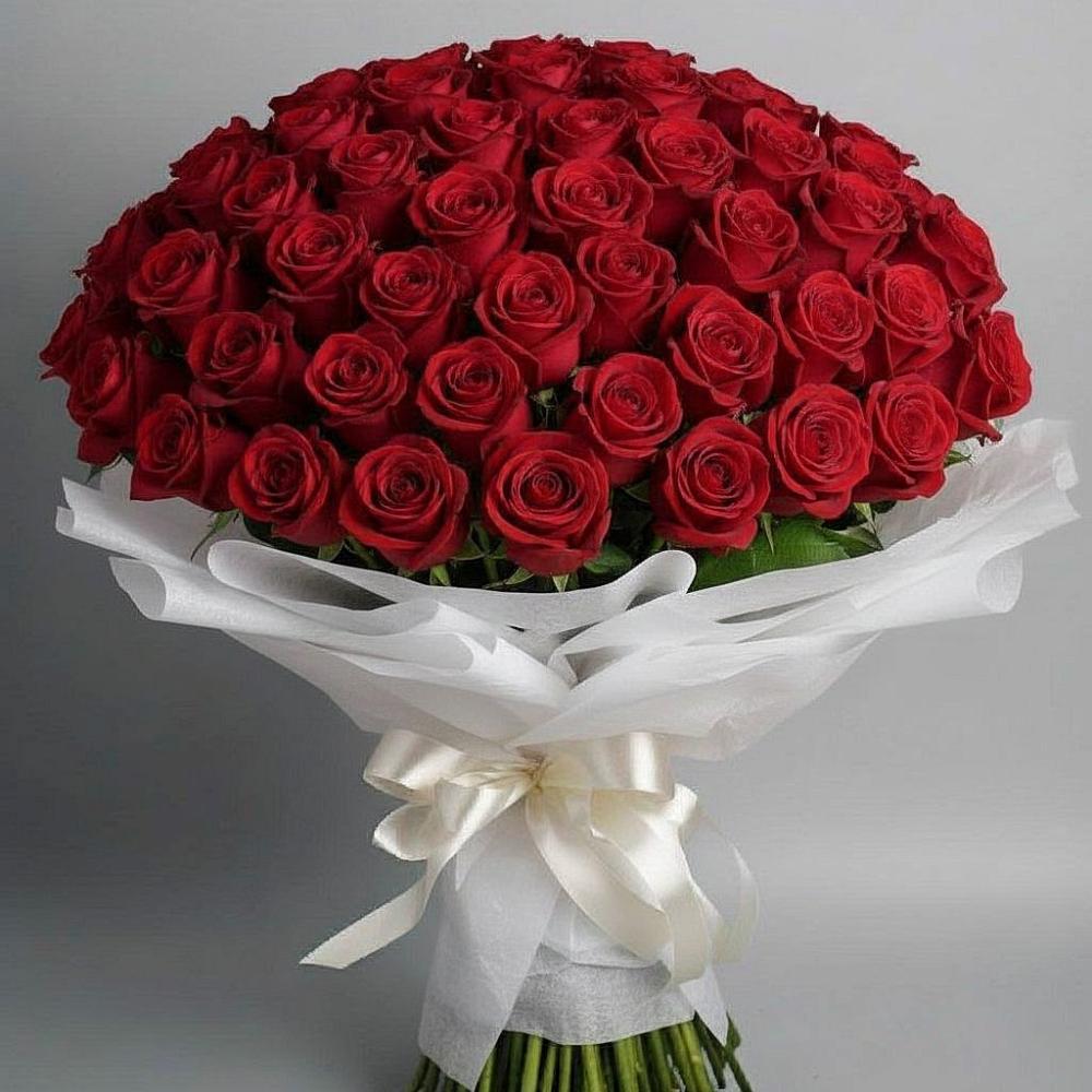 Букет 101 Красная роза Блэк Мэджик в Туапсе