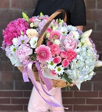 Цветочная композиция из Розы, Хризантемы, Пионы и Лизиантусы в корзине #REPLACE_PRED# Туапсе