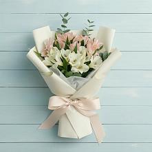 Букет цветов из:  Альстромерии в Туапсе