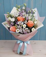Букет цветов из:  Лизиантусы, Розы, Альстромерии и Гипсофила в Туапсе