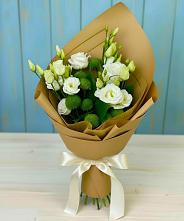 Букет цветов из:  Хризантемы и Лизиантусы в Туапсе