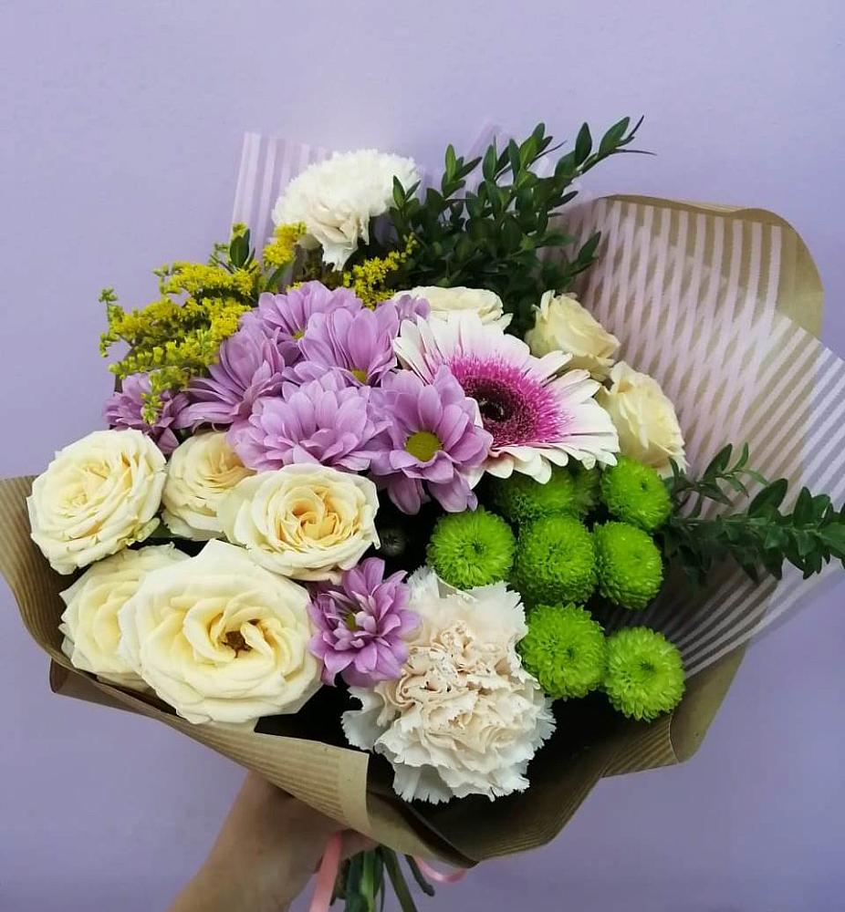 Букет цветов из: Хризантемы, Розы, Гвоздики и Герберы в Туапсе