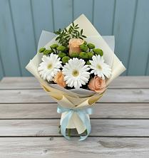 Букет цветов из:  Герберы, Розы и Хризантемы в Туапсе