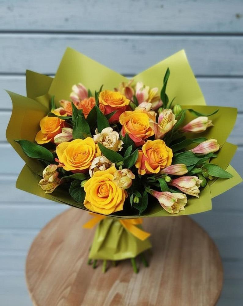 Букет цветов из: Альстромерии и Розы в Туапсе