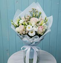 Букет цветов из:  Розы и Лизиантусы в Туапсе
