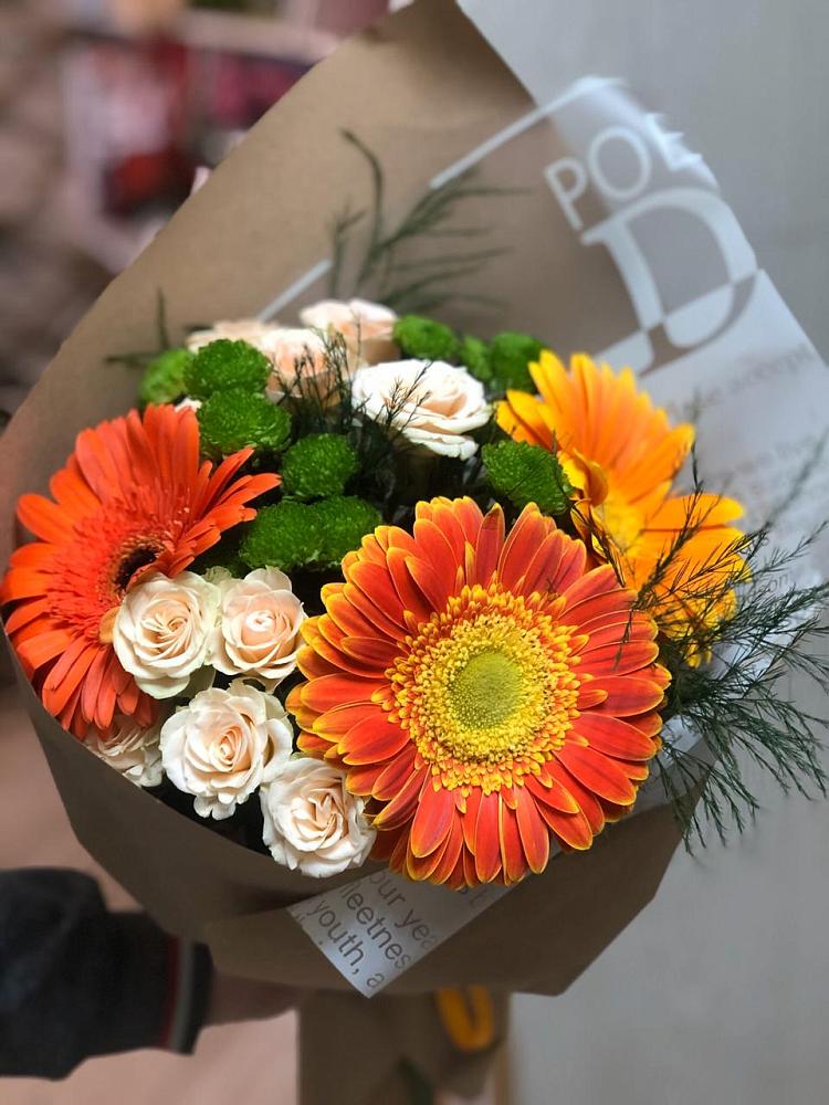 Букет цветов из: Герберы, Хризантемы и Розы в Туапсе