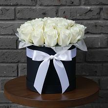 Цветочная композиция из Розы в шляпной коробке в Туапсе